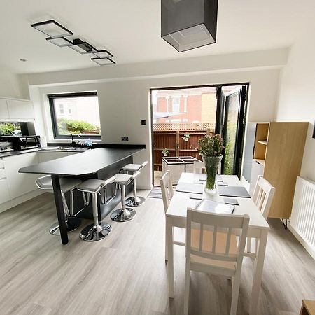 Harbourside House - Great Location - Parking - 2 En-Suites - Sleeps 5 Plus 1 Poole Buitenkant foto