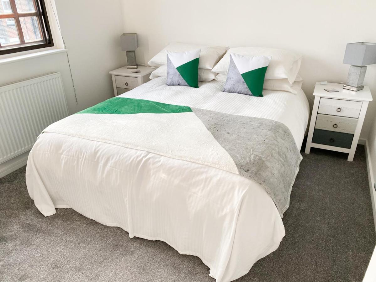 Harbourside House - Great Location - Parking - 2 En-Suites - Sleeps 5 Plus 1 Poole Buitenkant foto