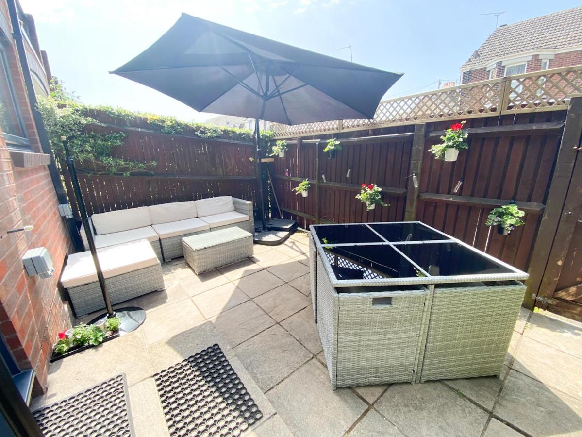 Harbourside House - Great Location - Parking - 2 En-Suites - Sleeps 5 Plus 1 Poole Buitenkant foto