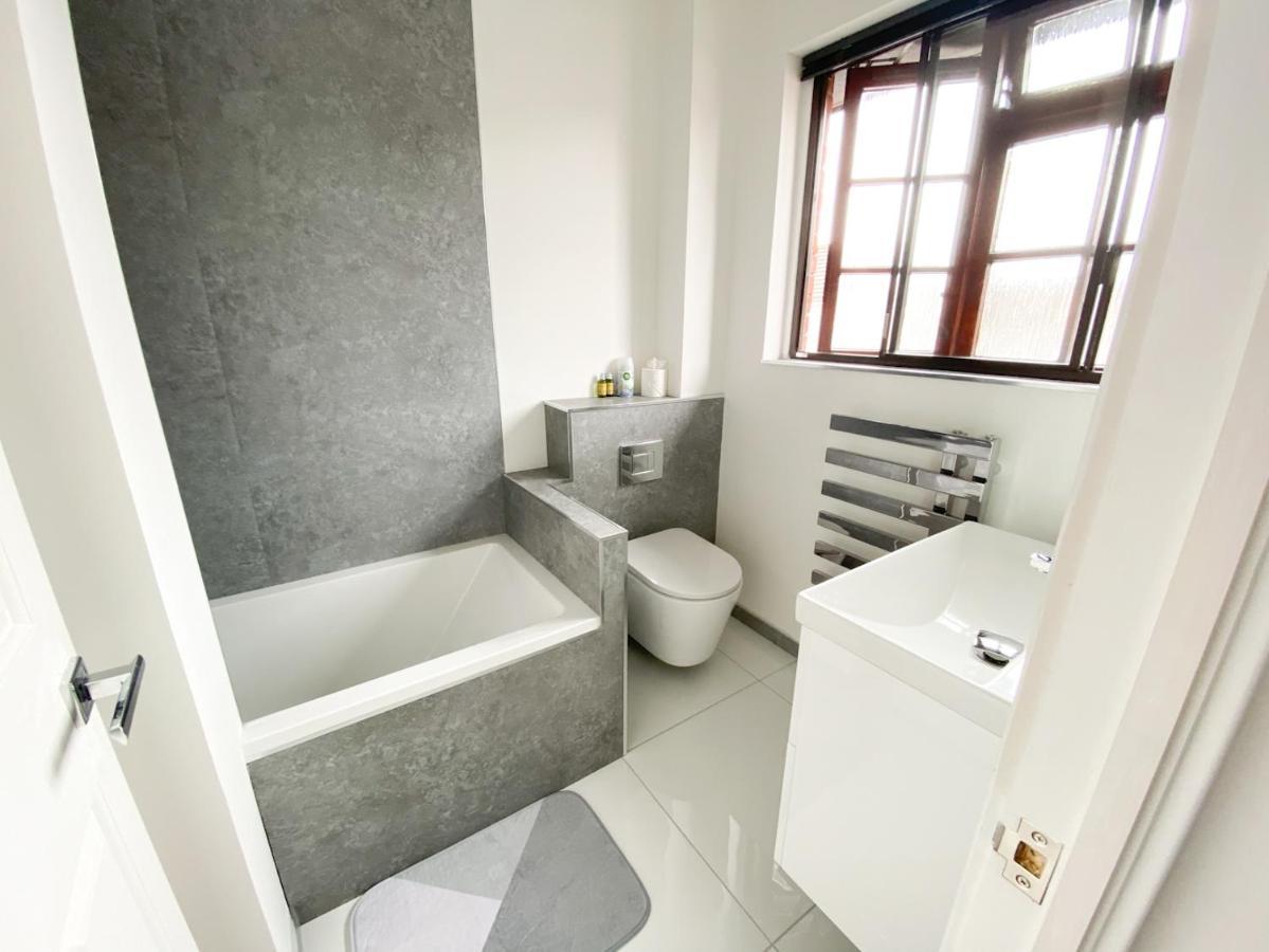 Harbourside House - Great Location - Parking - 2 En-Suites - Sleeps 5 Plus 1 Poole Buitenkant foto